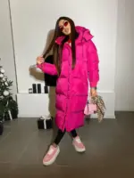Пуховик жіночий яскраво-рожевий довгий 120см