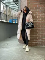 Пуховик жіночий бежевий довгий 120см