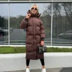 Пуховик жіночий коричневий довгий 120см