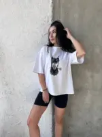 Футболка жіноча оверсайз біла Доберман з розою