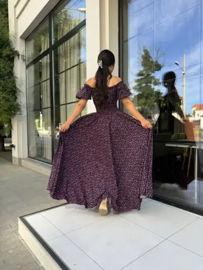 Сукня максі в підлогу з принтом фіолетові квіти на чорному