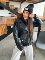 Куртка-косуха жіноча оверсайз чорного кольору