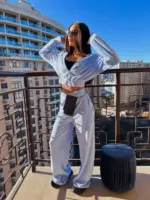 Велюровий жіночий костюм блакитний