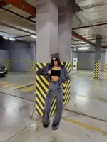 Велюровий жіночий костюм графіт