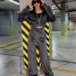 Велюровий жіночий костюм графіт