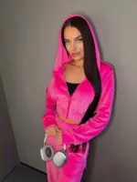 Велюровий жіночий костюм яскраво-рожевий
