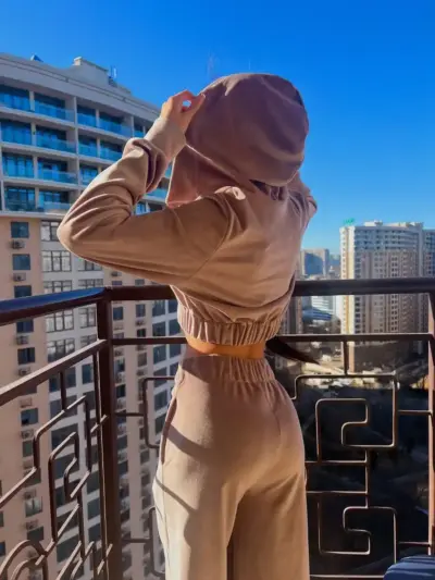 Велюровий жіночий костюм мокко