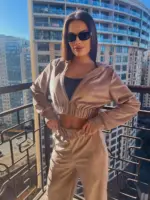 Велюровий жіночий костюм мокко