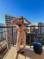 Велюровий жіночий костюм мокко