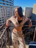 Велюровий жіночий костюм мокко