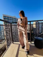 Велюровий жіночий костюм мокко