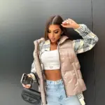 Жилетка жіноча бежева коротка