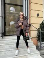 Пуховик жіночий коричневий оверсайз 75см