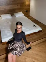 Міні спідниця з шортами та клинами принт леопард