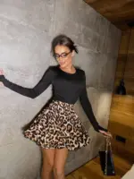 Міні спідниця з шортами та клинами принт леопард