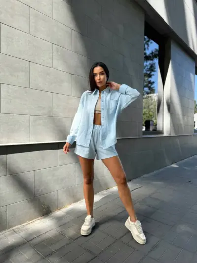 Костюм жіночий рубашка з шортами блакитний