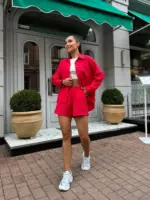 Костюм жіночий рубашка з шортами червоний