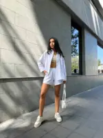 Костюм жіночий рубашка з шортами білий