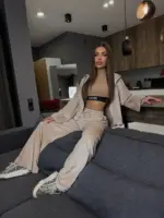 Велюровий костюм жіночий бежевий