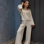 Велюровий костюм жіночий бежевий