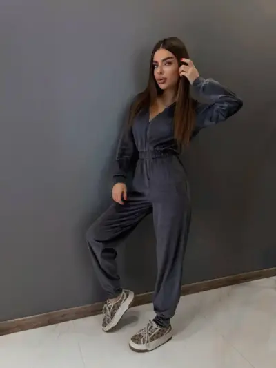 Велюровий комбінезон жіночий графітовий