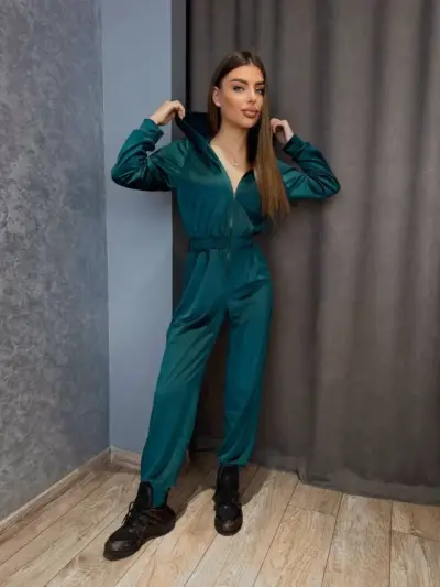 Велюровий комбінезон жіночий зелений