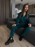 Велюровий комбінезон жіночий зелений