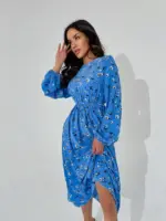 Сукня міді з довгим рукавом блакитна в квітку