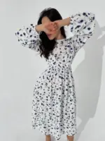 Сукня міді з довгим рукавом біла в квітку