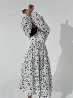 Сукня міді з довгим рукавом біла в квітку