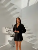 Костюм жіночий класичний піджак та шорти-спідниця чорний