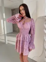 Міні сукня в квітковий принт на рожевому фоні