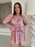 Міні сукня в квітковий принт на рожевому фоні