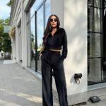 Велюровий жіночий костюм чорний