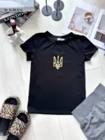 Футболка класична з принтом тризуб