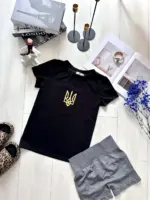 Футболка класична з принтом тризуб