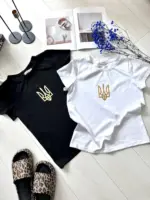 Футболка класична з принтом тризуб
