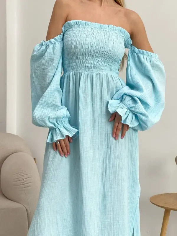 Довга муслінова сукня блакитного кольору