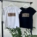 Футболка класична жіноча з принтом надпис на леопардовому фоні