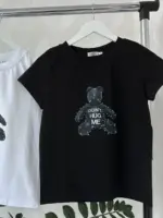 Футболка класична жіноча з принтом don't hug me