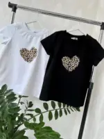 Футболка класична жіноча з принтом леопардове сердце