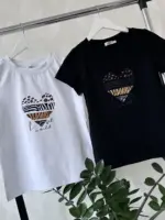 Футболка класична жіноча з принтом love is wild