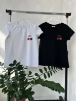 Футболка класична жіноча з принтом Вишні