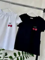 Футболка класична жіноча з принтом Вишні