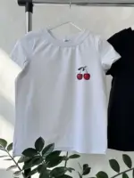 Футболка класична жіноча з принтом Вишні