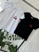 Футболка класична жіноча з принтом Вишні