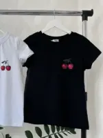 Футболка класична жіноча з принтом Вишні