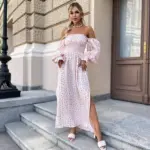 Довга муслінова сукня рожевого кольору в дрібну рожеву квітку
