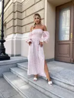 Довга муслінова сукня рожевого кольору в дрібну рожеву квітку