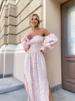 Довга муслінова сукня рожевого кольору в дрібну рожеву квітку